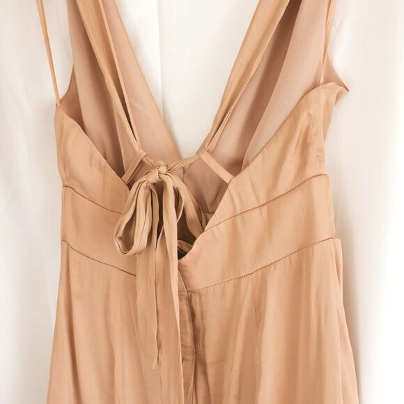 Le Lis Collection Mia Satin Ruffle Hem Mini Dress - Picture 4 of 15